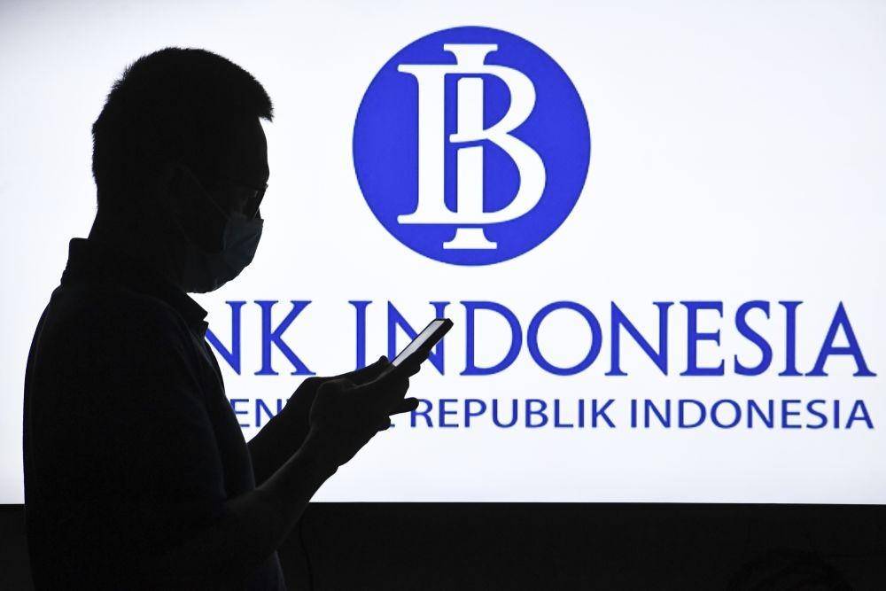 Layar memampilkan logo Bank Indonesia (BI) di Jakarta, Kamis (17/6/2021). Bank Indonesia memutuskan mempertahankan suku bunga acuan BI (BI 7-Day Reverse Repo Rate/BI7DRR) di level 3,5 persen (ANTARA FOTO/Hafidz Mubarak A)