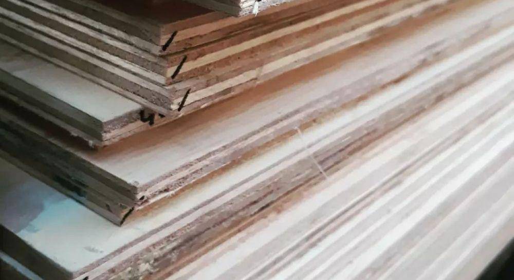 Potret tumpukan kayu triplek (Instagram.com/ud.topaz)