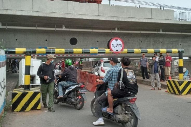 Penjelasan KCIC Soal Girder Box KCJB yang Nyaris Tutup Jalan