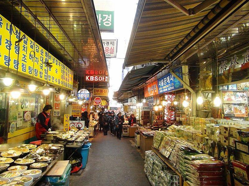 ilustrasi Namdaemun Market (dok.wikipedia/Sakaori)