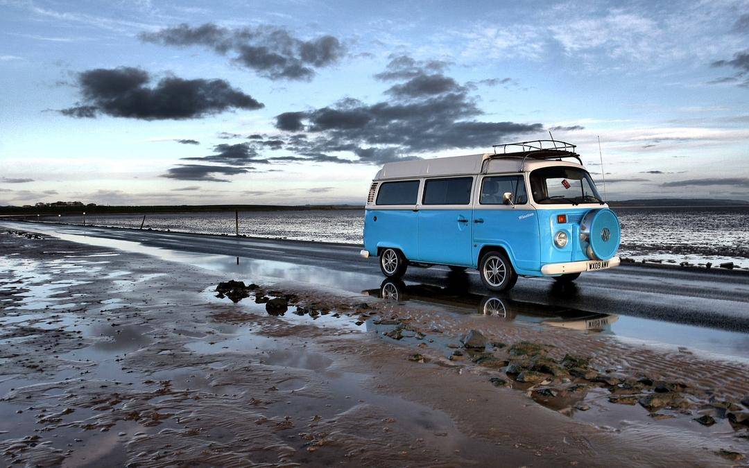 VW Combi. (Pixabay/peagreenbean)