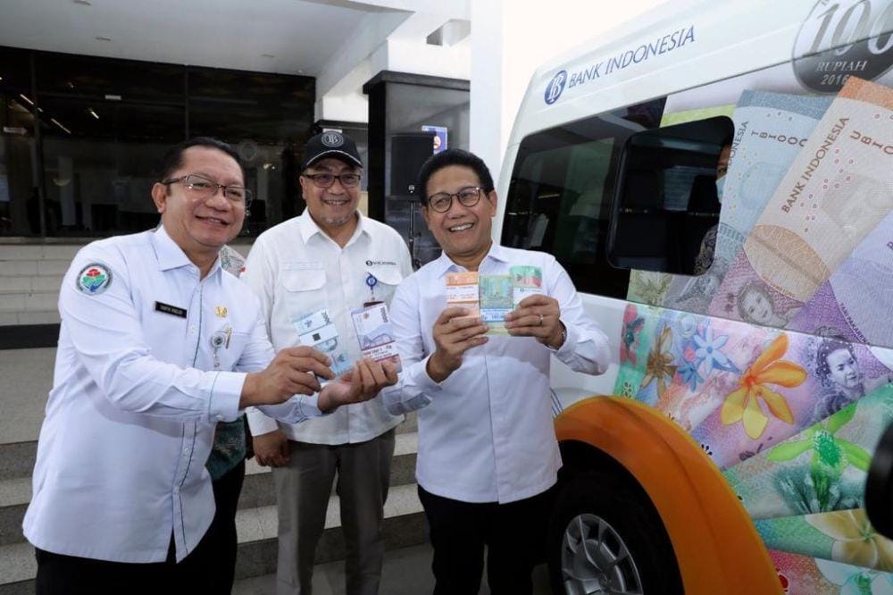 Kementerian Desa, Pembangunan Daerah Tertinggal dan Transmigrasi (Kemendes PDTT) bekerja sama dengan Bank Indonesia (BI) menggelar Penukaran Uang Pecahan di pelataran Gedung Utama pada Selasa (11/4/2023). (Dok. Kemendes PDTT)