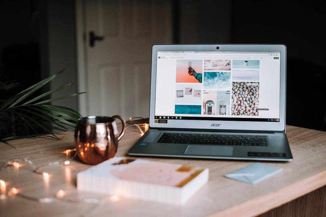 ilustrasi laptop (unsplash.com/Anete Lūsiņa)