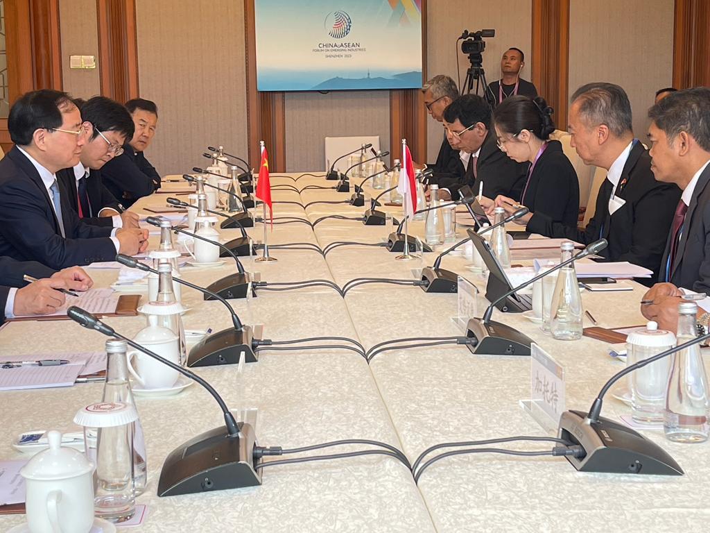 Menperin Indonesia Tawarkan Kerja Sama Farmasi-Bioprospektif ke Cina