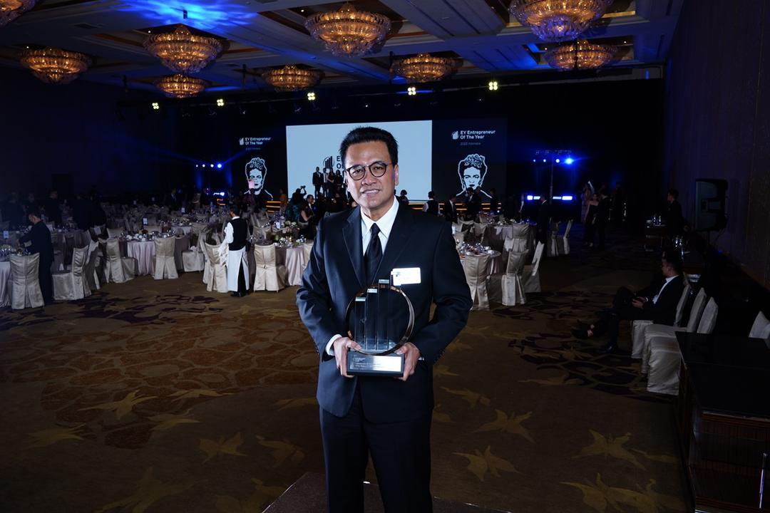 Yozua Makes Sabet EY Entrepreneur of the Year 2023