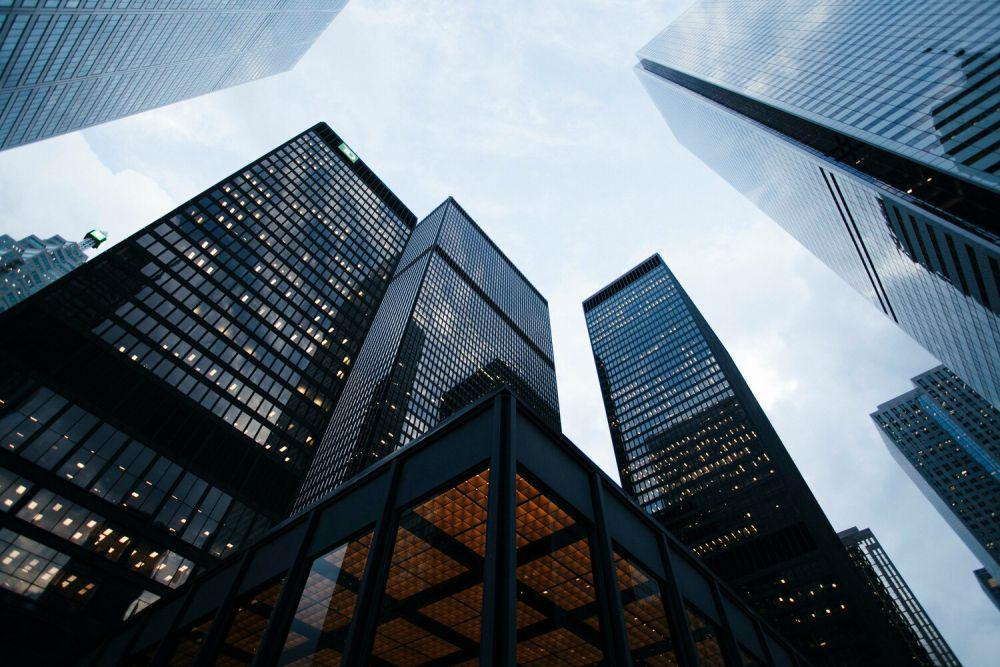 ilustrasi gedung perkantoran (unsplash.com/Sean Pollock)