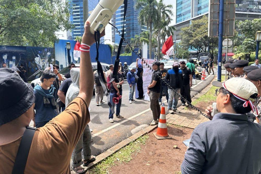 Penjualan Eceran Melambat, PHK Disinyalir Pemicu Warga Tahan Belanja