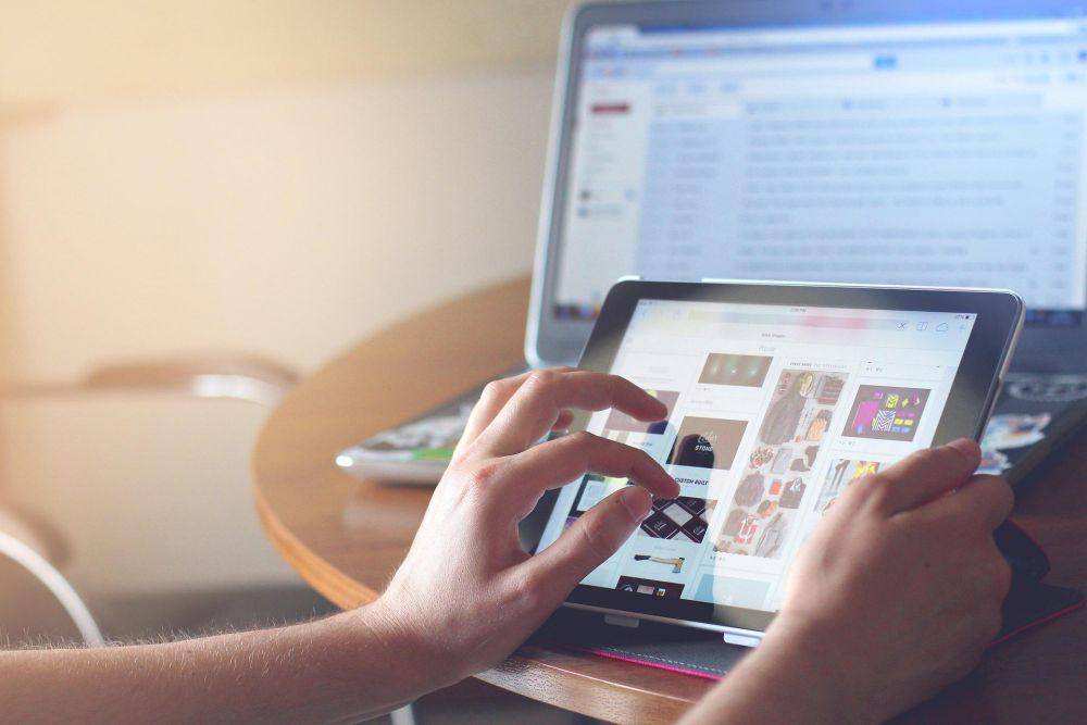 Ilustrasi Digitalisasi (Unsplash.com/fancycrave1)