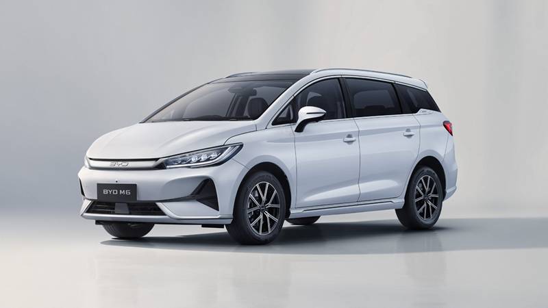BYD M6