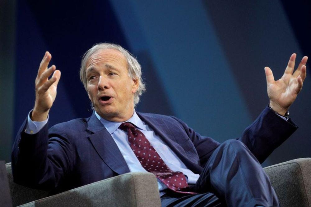 Ray Dalio, co-chairman dan co-chief investment officer Bridgewater, berbicara selama konferensi Skybridge Capital SALT New York 2021 di New York City, AS, 15 September 2021. (ANTARA/REUTERS/Brendan McDermid)