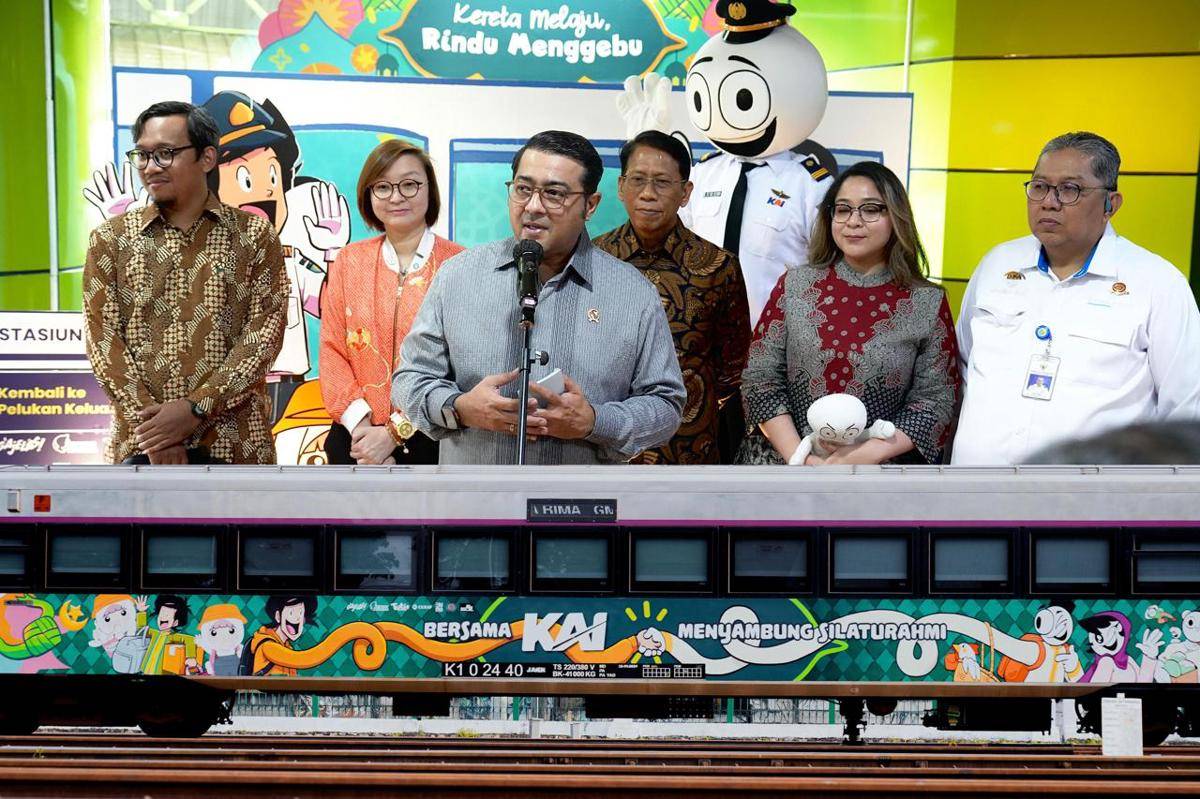 Kemenekraf - KAI hadirkan karakter komik lokal di stasiun dan gerbong kereta