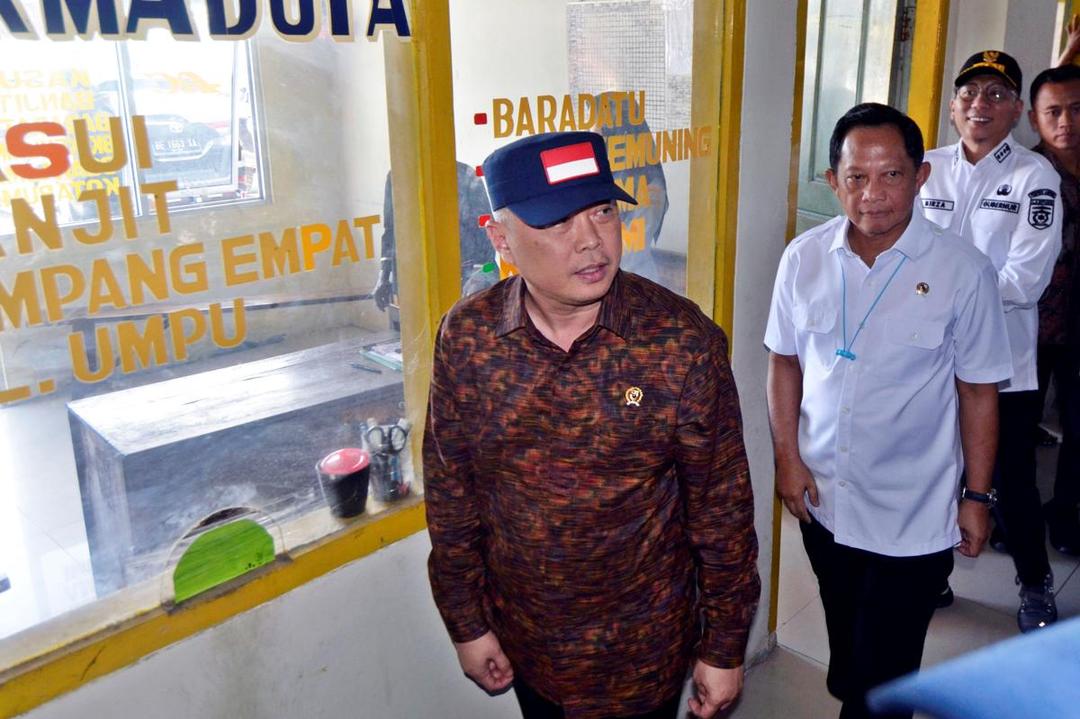 Menteri Perhubungan Tegaskan Truk Boleh Melintas Saat Arus Mudik