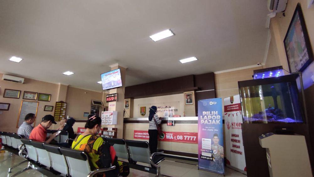 "Pajak daerah merupakan salah satu sumber pendapatan yang penting untuk pembangunan Kota Semarang. Oleh karena itu, kami mengajak seluruh masyarakat untuk taat pajak demi kemajuan bersama. Dengan membayar PBB tepat waktu, kita turut serta dalam memajukan Kota Semarang," katanya. Warga Kota Semarang pun dapat melakukan pembayaran PBB melalui berbagai metode yang tersedia, termasuk pembayaran secara online atau melalui kantor pos dan bank-bank yang telah bekerja sama dengan Pemerintah Kota Semara