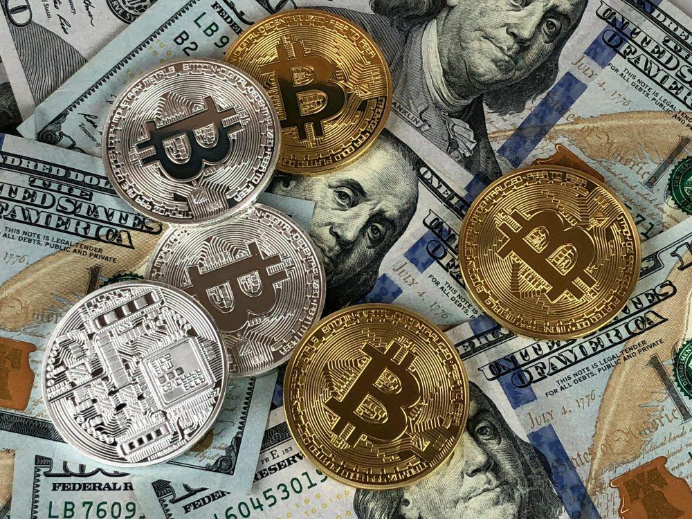 Bitcoin Tembus US$100.000 Usai Kesepakatan Dagang AS-Inggris