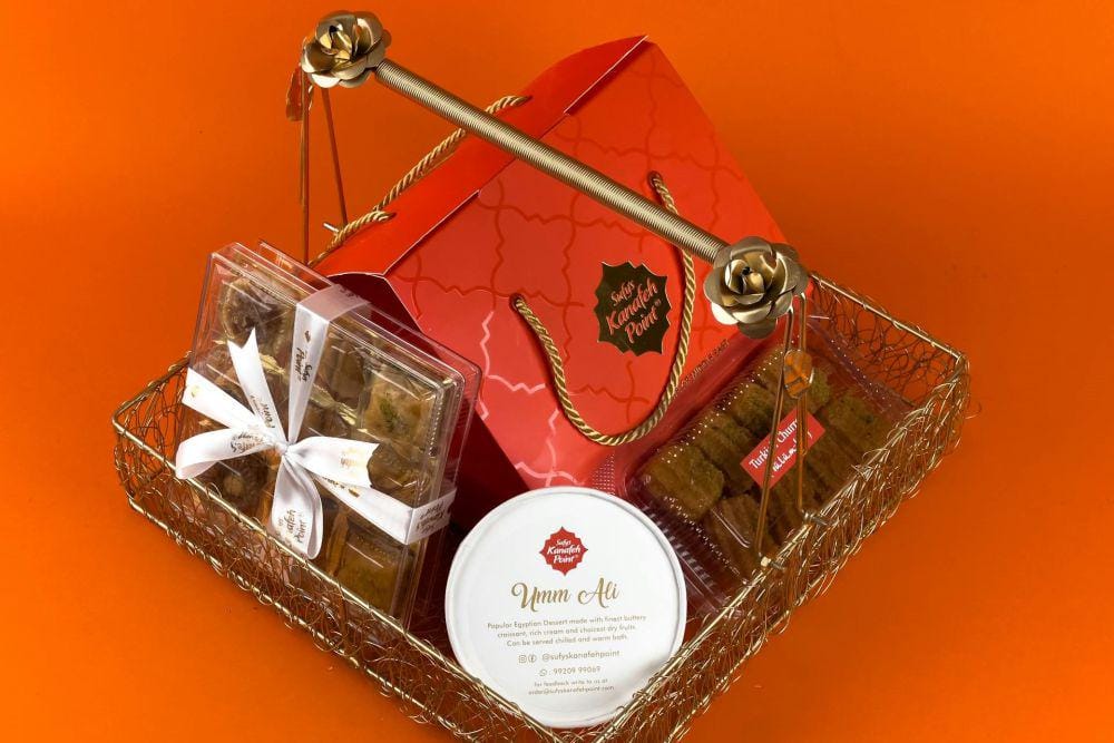 ilustrasi hampers lebaran (pexels.com/@yahya gopalani)