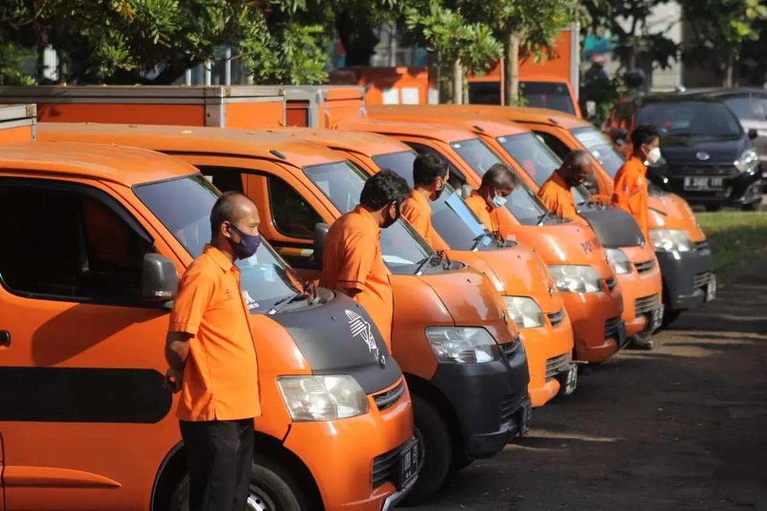 Nasib Mitra Pos Indonesia: Upah Rendah, Tanpa THR & Kontrak Tak Jelas