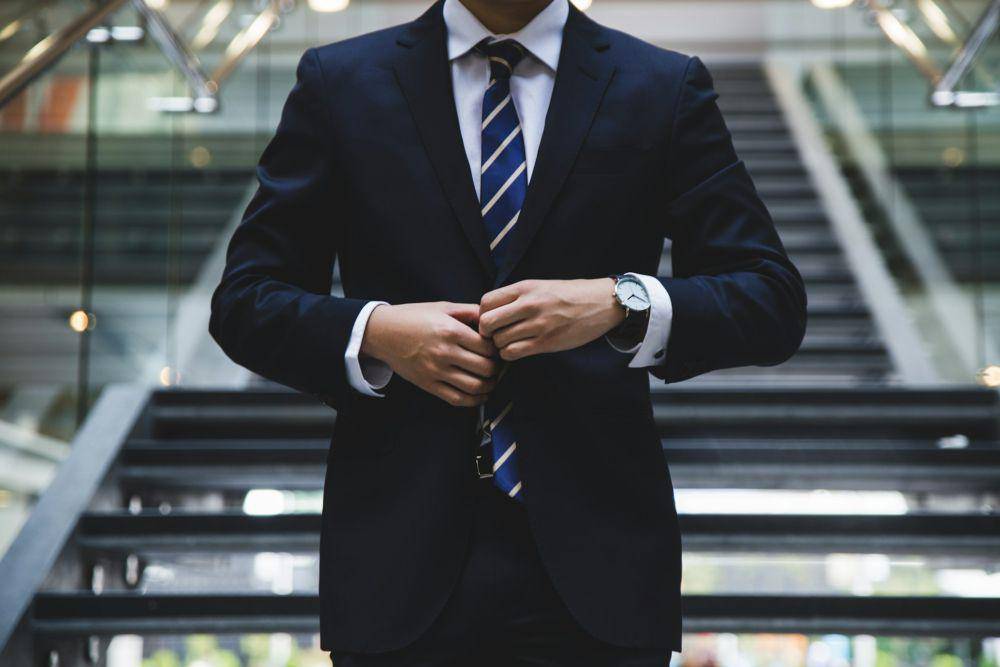 ilustrasi ceo (unsplash.com/Hunters Race)