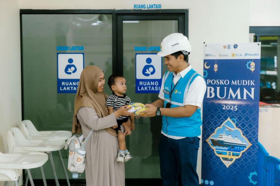 PLN Siaga Layani Masyarakat di Posko Mudik BUMN
