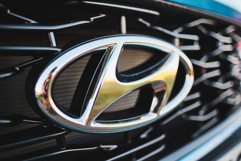 Ilustrasi logo hyundai (freepik.com/Stephen Kidd)