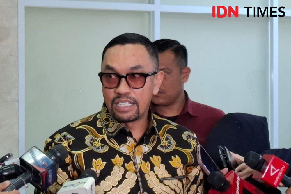 Profil Ahmad Sahroni, Anggota DPR Dimutasi Gegara Ucapan Kontroversial
