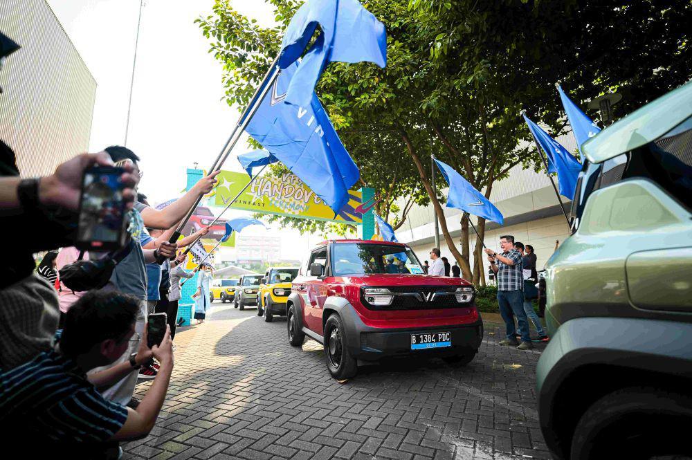 VinFast menggelar seremoni pengiriman massal 100 unit VF 3 dalam ajang Motomobi News Karnaval (Dok. VinFast)