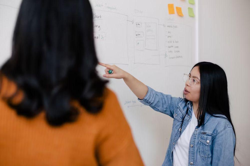 10 Contoh Produk Industri Kreatif Digital, Ide Bisnis 2025!