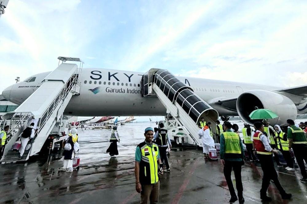 Pemberangkatan jemaah haji dengan pesawat Garuda Indonesia melalui Embarkasi Makassar. (Dok. Istimewa)
