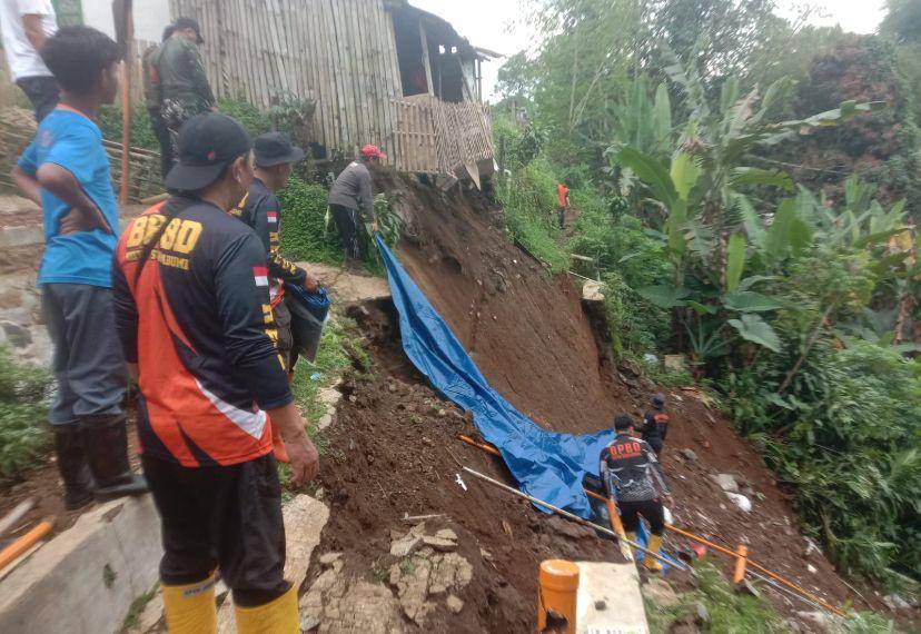 Bencana longsor di Kota Sukabumi (IDN Times/Istimewa)