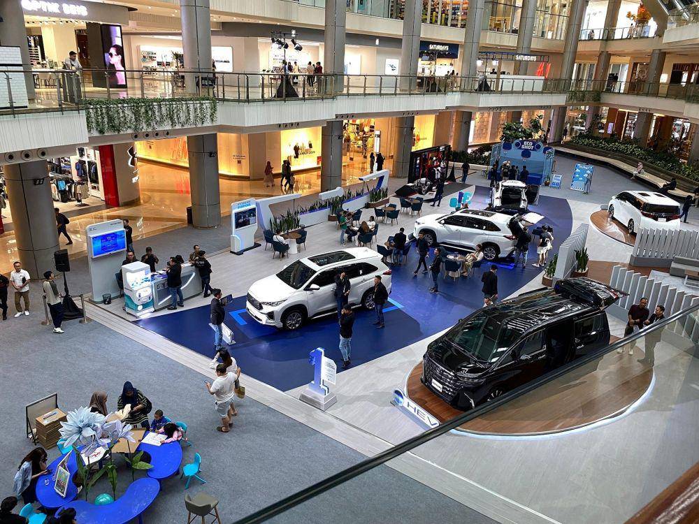 Toyota gelar pameran mobil hybrid di beberapa kota (TAM)