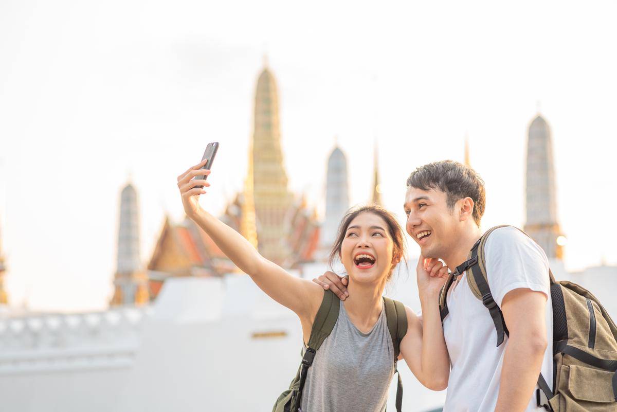 asian-blogger-couple-travel-bangkok-thailand.jpg