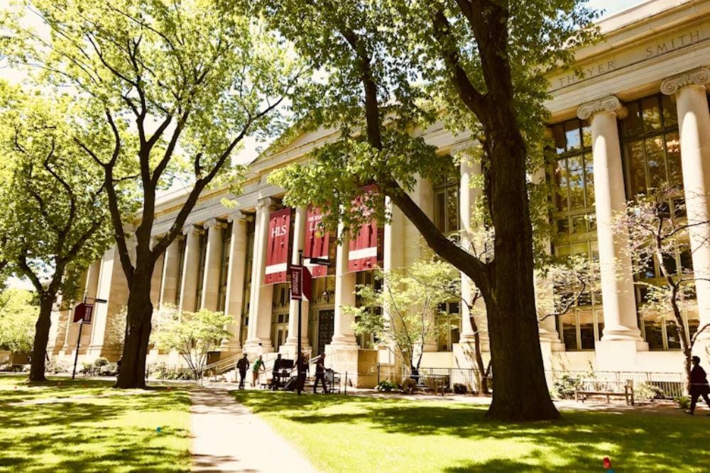 10 Negara dengan Lulusan Harvard Terbanyak, Mana Saja?