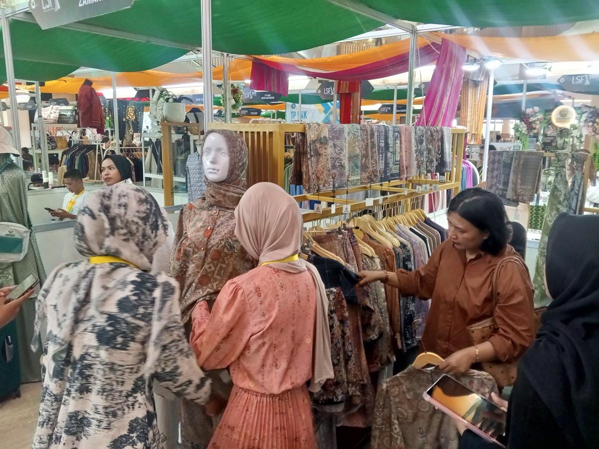 Peringkat Merosot, Apa yang Salah dengan Ekosistem Syariah Indonesia?