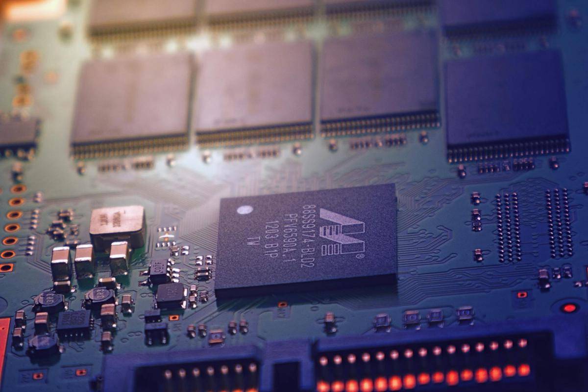 ilustrasi Chip (pexels.com/Johannes Plenio)