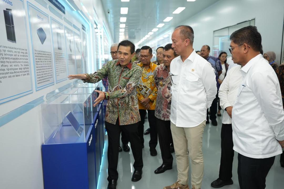 Plant tour Pabrik Sel dan Modul Surya PT TMAI.jpeg