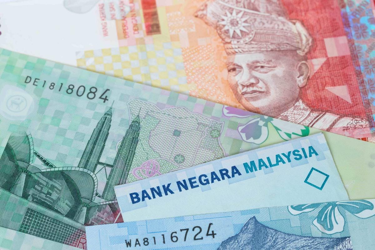 ilustrasi uang tunai ringgit Malaysia (vecteezy.com/wirojsid675830)