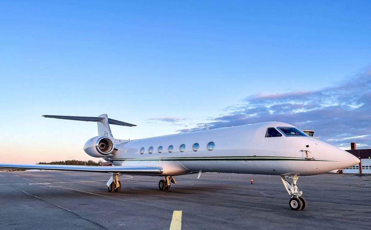 ilustrasi private jet (unsplash.com/Niklas Jonasson)