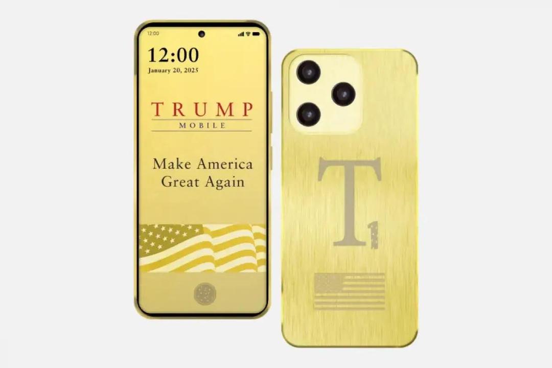 t1_phone_trump.jpg