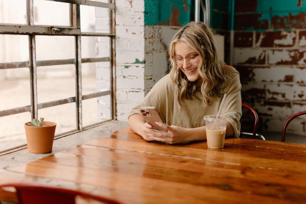 Fitur SMS Gratis di HP Android, Semakin Mirip WhatsApp!