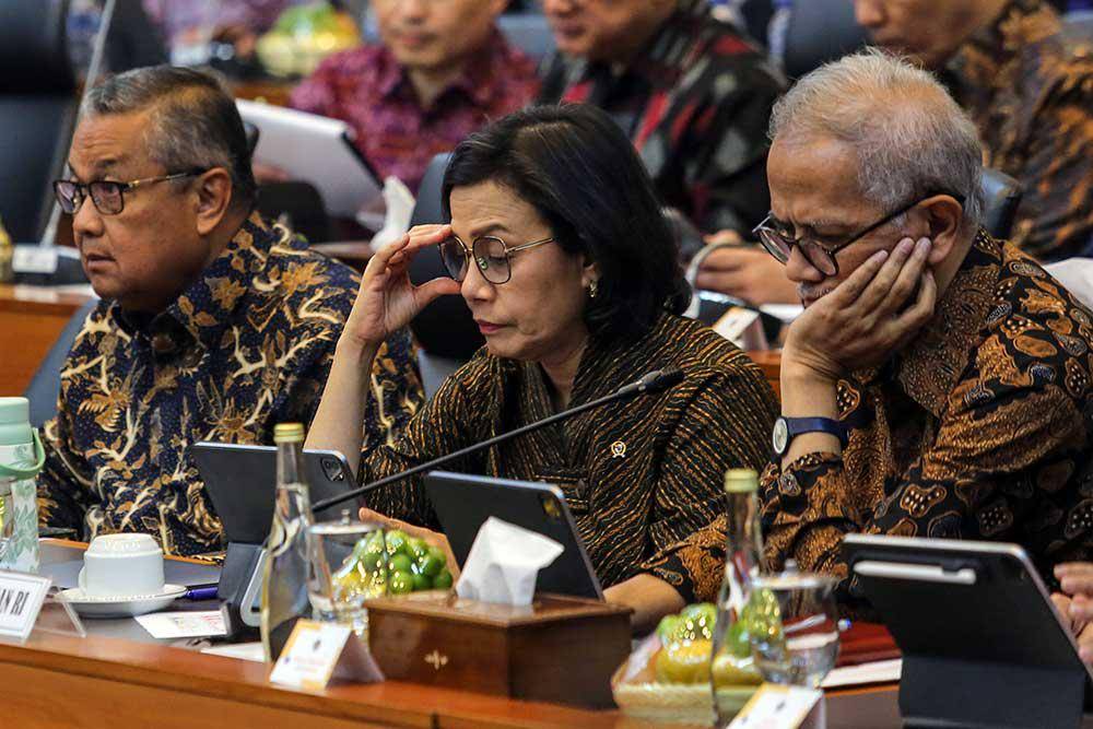 Menkeu Sri Mulyani Hadiri Raker Dengan Banggar DPR (bisnis.com)