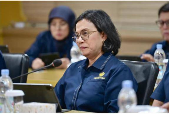 Sri Mulyani menghadiri rapat di Gedung DPD-RI Rabu, (9/7/2025). (IDN Times/Olkam Boger)