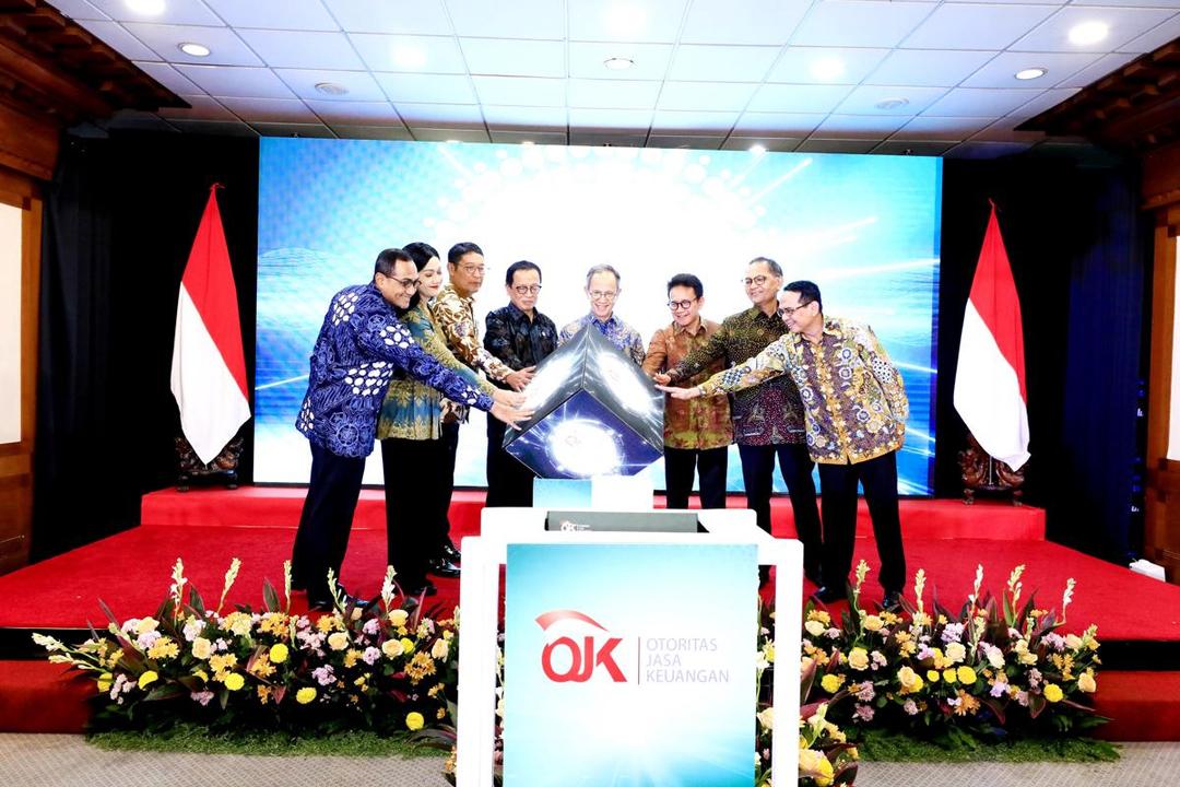OJK Kukuhkan Komite Pengembangan Keuangan Syariah (KPKS)