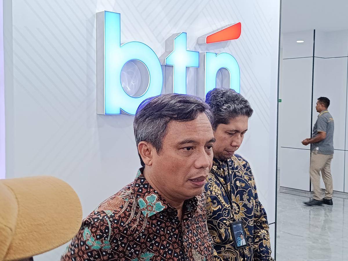 Direktur Utama PT Bank Tabungan Negara (BTN), Nixon L. P. Napitupulu usai meresmikan Gedung BTN Kantor Cabang Kupang. (IDN Times/Putra Bali Mula)