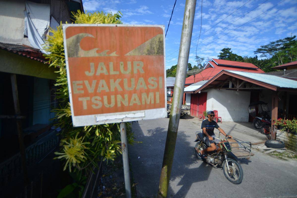 antarafoto-jalur-evakuasi-tsunami-di-mentawai-1753844526.jpg