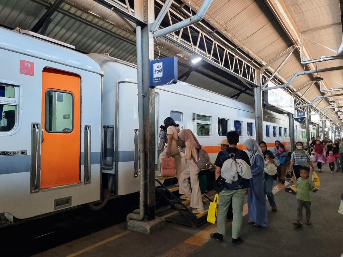 KAI Angkut 1,99 Juta Penumpang di Arus Mudik Lebaran 2026