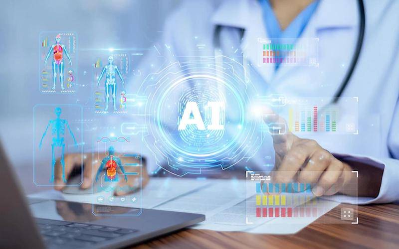 ilustrasi dokter AI membantu meningkatkan akurasi diagnosis pasien (freepik.com/user4894991)  