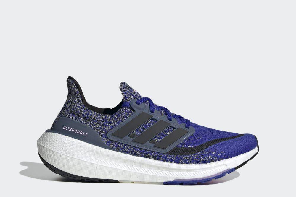 Sepatu running dari Adidas