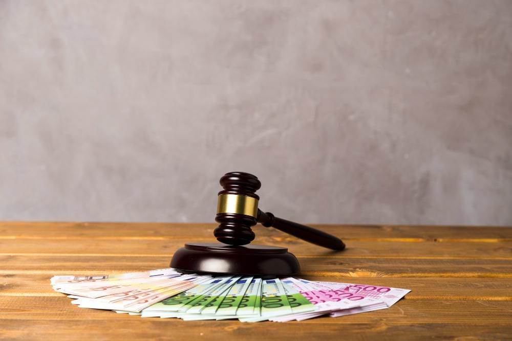 ilustrasi utang (freepik.com/freepik