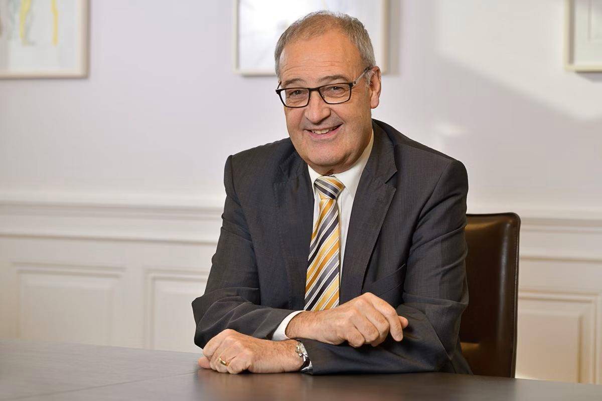 Guy Parmelin gambar.jpg