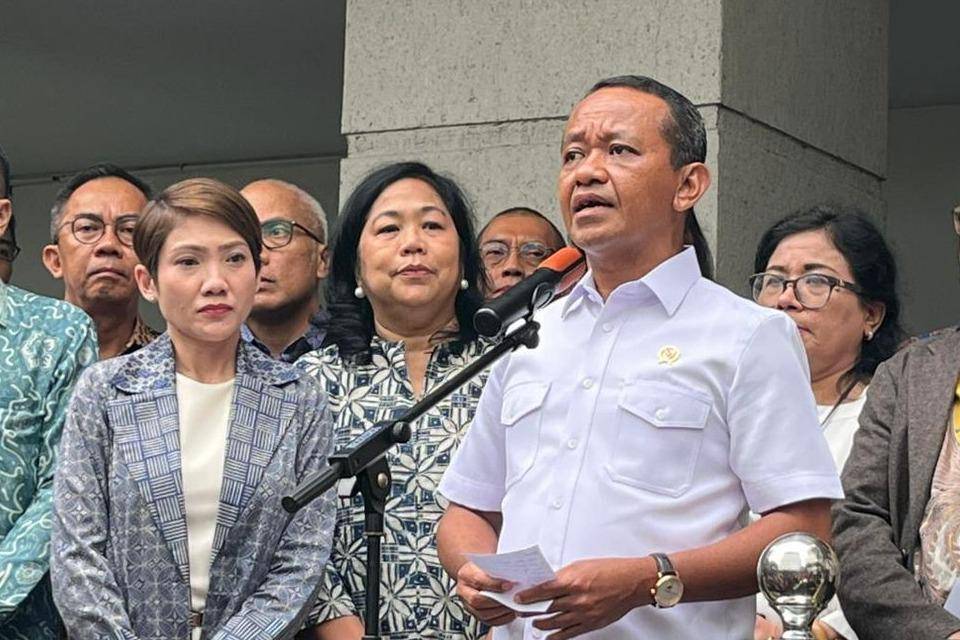 Menteri ESDM Bahlil Lahadalia melaksanakan Jumpa Pers di Jakarta pada Jumat 19 September 2025 / (kompas.com)