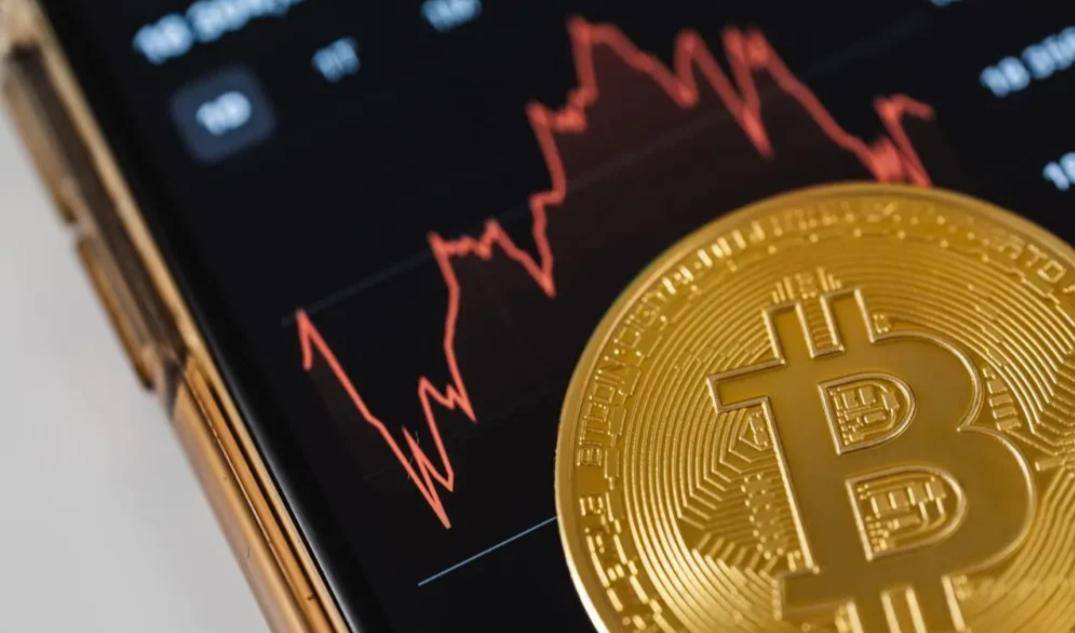 Ilustrasi grafik penurunan harga Bitcoin. (unsplash.com)